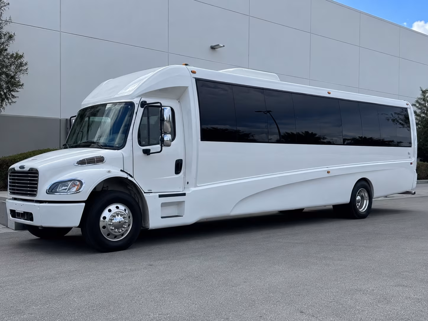grand island corporate party bus rental